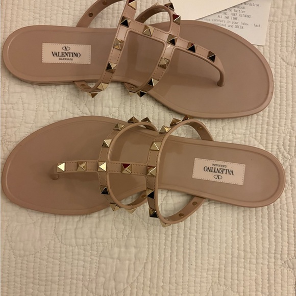 ❌SOLD❌ VALENTINO GARAVANI Rockstud Thong Poudre Sandal size 40 - Picture 4 of 7